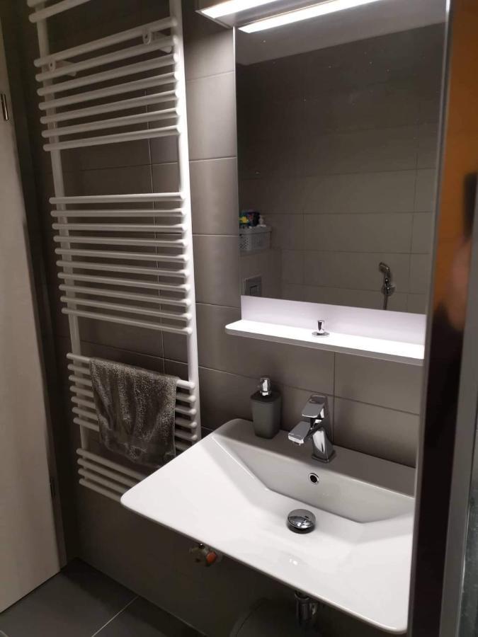 Mandara Wellnes Apartmanok Шиофок Экстерьер фото