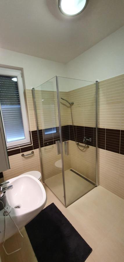 Mandara Wellnes Apartmanok Шиофок Экстерьер фото