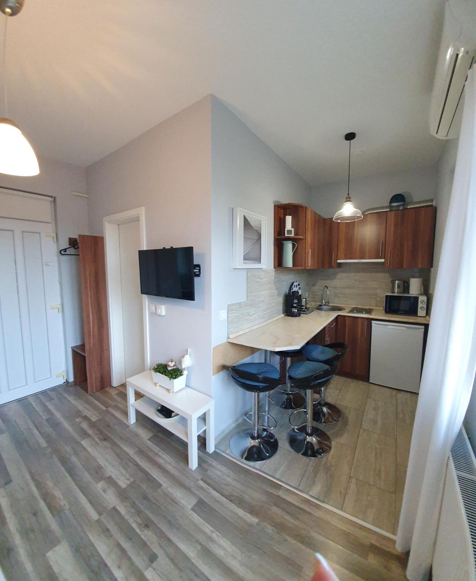 Mandara Wellnes Apartmanok Шиофок Экстерьер фото